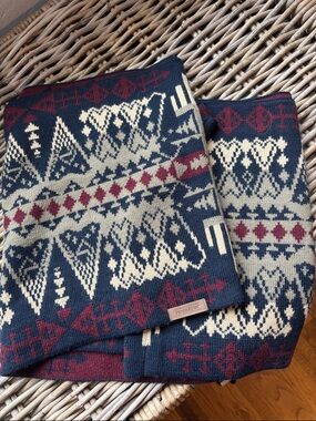 Pendleton Women’s Arrow Revival Infinity Scarf